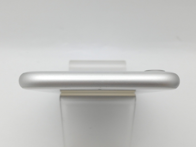 【中古】Apple docomo 【SIMロック解除済み】 iPhone 8 64GB シルバー MQ792J/A【中野】保証期間１ヶ月【ランクC】_4