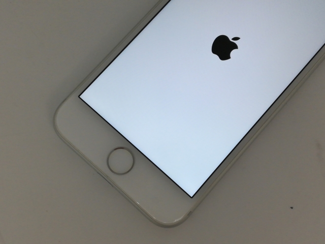 【中古】Apple docomo 【SIMロック解除済み】 iPhone 8 64GB シルバー MQ792J/A【中野】保証期間１ヶ月【ランクC】_7