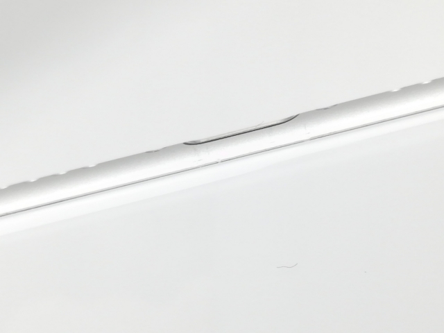 【中古】Apple au 【SIMロック解除済み】 iPhone SE（第2世代） 64GB ホワイト MHGQ3J/A（後期型番）【中野】保証期間１ヶ月【ランクB】