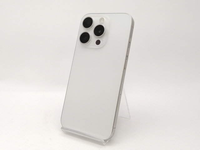 【中古】Apple docomo 【SIMフリー】 iPhone 15 Pro 512GB ホワイトチタニウム MTUJ3J/A【新宿2】保証期間１ヶ月【ランクC】