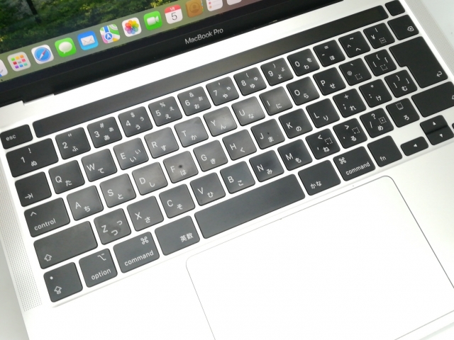 【中古】Apple MacBook Pro 13インチ Corei5:2GHz 1TB シルバー MWP82J/A (Mid 2020