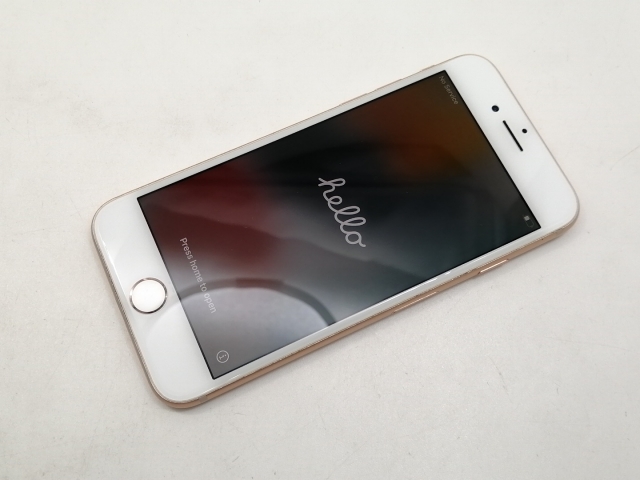 【中古】Apple docomo 【SIMロック解除済み】 iPhone 8 64GB ゴールド MQ7A2J/A【宇田川】保証期間１ヶ月【ランクC】_1