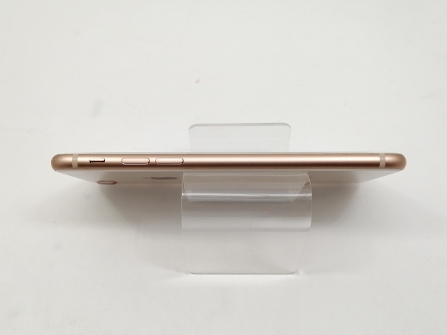 【中古】Apple docomo 【SIMロック解除済み】 iPhone 8 64GB ゴールド MQ7A2J/A【宇田川】保証期間１ヶ月【ランクC】_5
