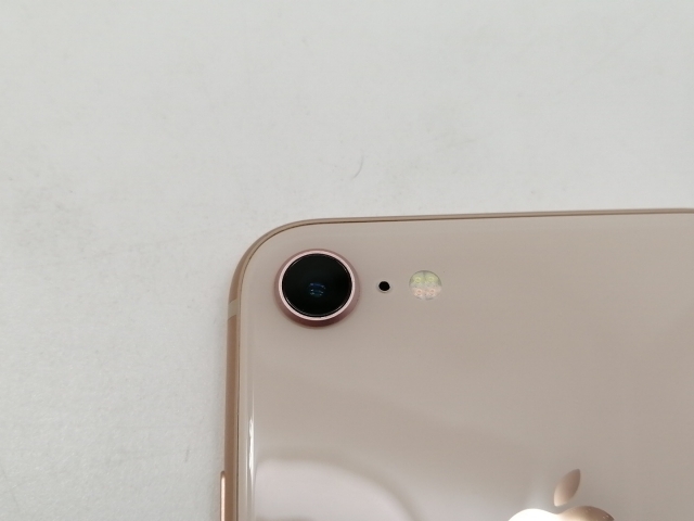 【中古】Apple docomo 【SIMロック解除済み】 iPhone 8 64GB ゴールド MQ7A2J/A【宇田川】保証期間１ヶ月【ランクC】_6