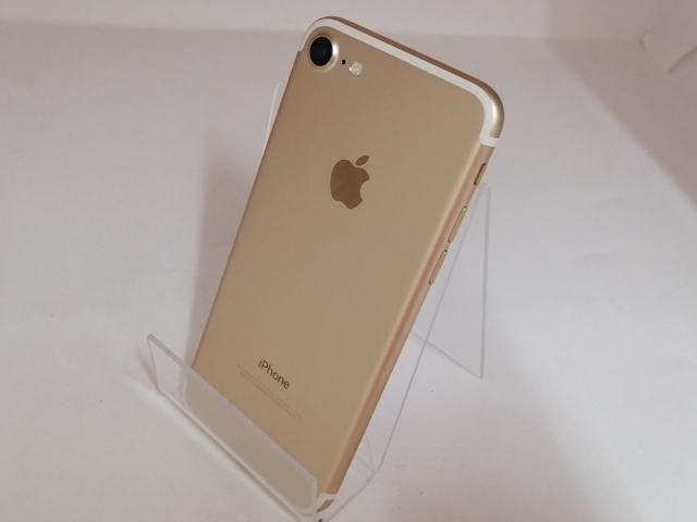 【中古】Apple SoftBank 【SIMロックあり】 iPhone 7 128GB ゴールド MNCM2J/A【宇田川】保証期間１ヶ月【ランクC】