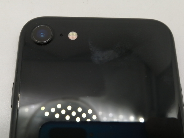 【中古】Apple docomo 【SIMロック解除済み】 iPhone SE（第2世代） 64GB ブラック MX9R2J/A【宇田川】保証期間１ヶ月【ランクC】_6