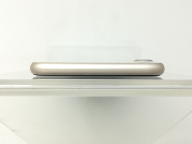 【中古】Apple SoftBank 【SIMフリー】 iPhone SE（第3世代） 64GB スターライト MMYD3J/A【宇田川】保証期間１ヶ月【ランクB】 携帯電話本体