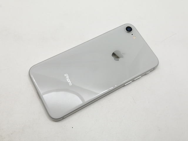 【中古】Apple SoftBank 【SIMロック解除済み】 iPhone 8 64GB シルバー MQ792J/A【宇田川】保証期間１ヶ月【ランクB】