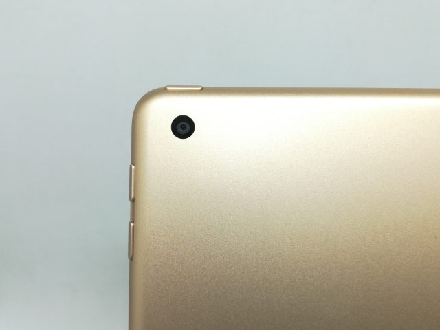 Apple iPad 7世代　Wi-Fiモデル　ゴールド　32GB iPad Wi-Fi 32GB - ゴールド（第7世代） [整備済製品] - Apple（日本）