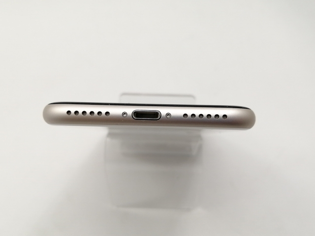 【中古】Apple au 【SIMフリー】 iPhone SE（第3世代） 128GB スターライト MMYG3J/A【宇田川】保証期間１ヶ月【ランクC】