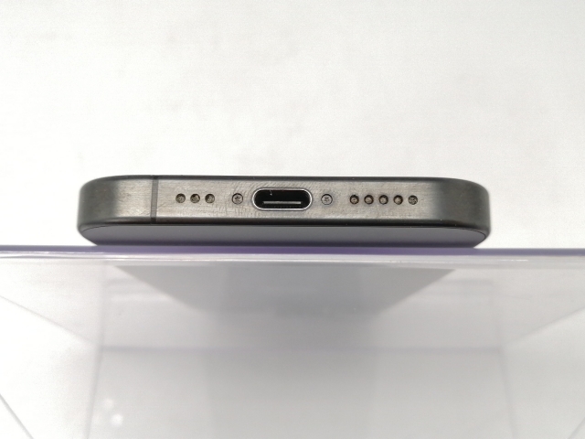 【中古】Apple 国内版 【SIMフリー】 iPhone 15 Pro 256GB ブラックチタニウム MTUC3J/A【川越クレアモール】保証期間１ヶ月【ランクC】_3