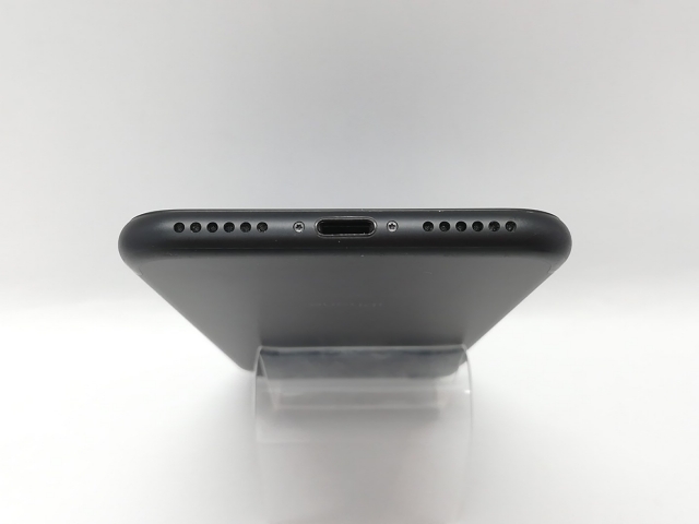 中古】Apple docomo 【SIMロック解除済み】 iPhone 7 32GB