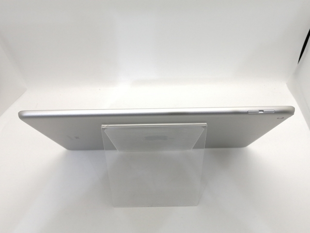 中古】Apple 【Wi-Fi】 iPad（第8世代/2020） 32GB シルバー MYLA2J/A