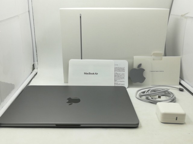 【中古】Apple MacBook Air 13インチ M2(CPU:8C/GPU:8C) 8GB/256GB スペースグレイ MLXW3J/A (M2・2022)【道玄坂】保証期間１ヶ月【ラン