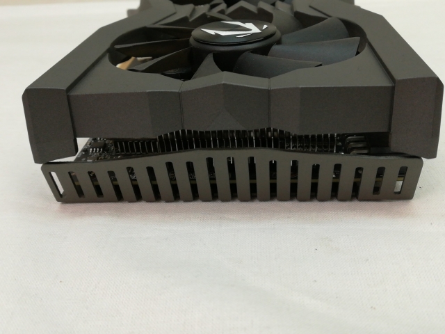 【中古】ZOTAC GAMING GeForce RTX 2070 SUPER MINI（ZT-T20710E-10M） RTX2070Super/8GB(GDDR6)/PCI-E【川崎】言いはなつ継続期間１週