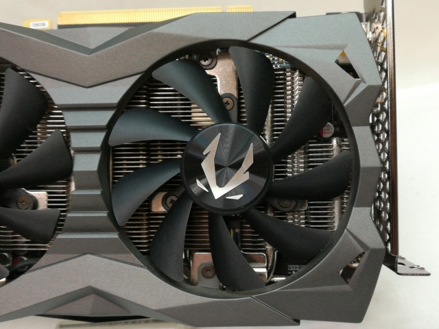 【中古】ZOTAC GAMING GeForce RTX 2070 SUPER MINI（ZT-T20710E-10M） RTX2070Super/8GB(GDDR6)/PCI-E【川崎】言いはなつ継続期間１週