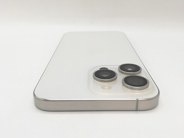 【中古】Apple 国内版 【SIMフリー】 iPhone 15 Pro Max 256GB ホワイトチタニウム MU6Q3J/A【道玄坂】保証期間１ヶ月【ランクB】_4