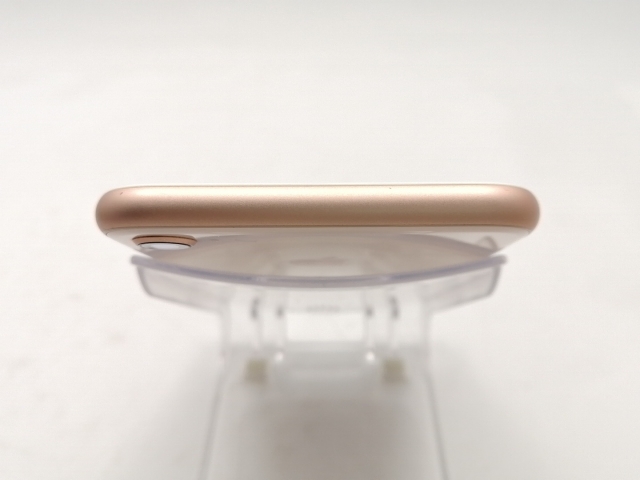 【中古】Apple docomo 【SIMロック解除済み】 iPhone 8 64GB ゴールド MQ7A2J/A【DS秋葉】保証期間１ヶ月【ランクC】_2