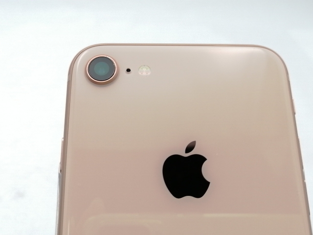 【中古】Apple docomo 【SIMロック解除済み】 iPhone 8 64GB ゴールド MQ7A2J/A【DS秋葉】保証期間１ヶ月【ランクC】_6