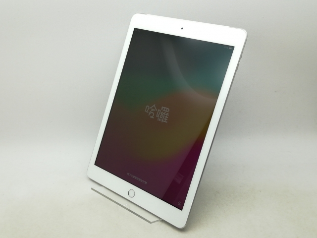 品〕 iPad 第6世代 購入 32GB シルバー MR6P2J／A auロック解除SIM
