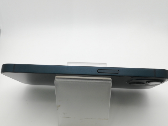 【中古】Apple au 【SIMフリー】 iPhone 13 128GB ミッドナイト MLNC3J/A【新橋烏森通り】保証期間１ヶ月【ランクC】_3