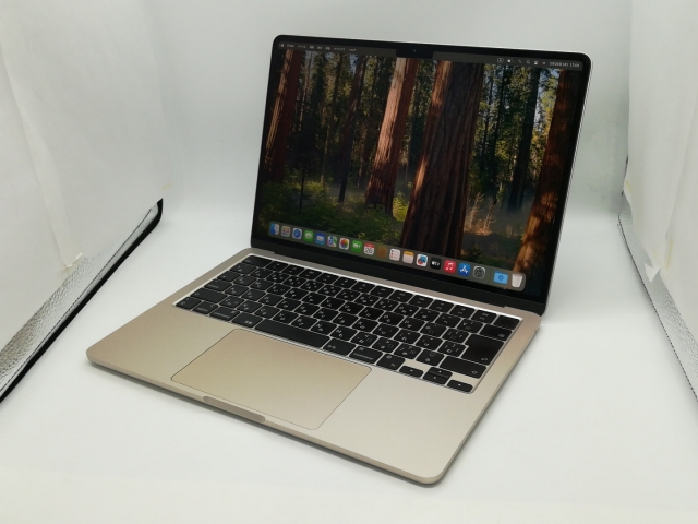【中古】Apple MacBook Air 13インチ M2(CPU:8C/GPU:8C) 16GB/256GB スターライト MC7W4J/A (M2,2022)【新橋烏森通り】保証期間１ヶ月【ランクB】