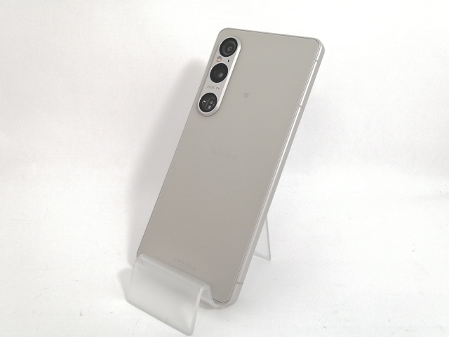 【中古】SONY docomo 【SIMフリー】 Xperia 1 VI プラチナシルバ− 12GB 256GB SO-51E【新宿】保証期間１ヶ月【ランクB】