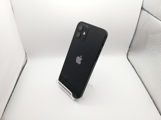 【中古】Apple docomo 【SIMロック解除済み】 iPhone 12 64GB ブラック MGHN3J/A【新宿】保証期間１ヶ月【ランクA】