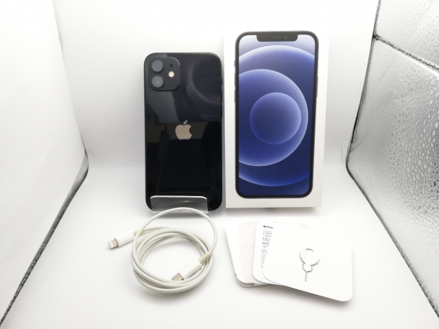 【中古】Apple docomo 【SIMロック解除済み】 iPhone 12 64GB ブラック MGHN3J/A【新宿】保証期間１ヶ月【ランクA】_2