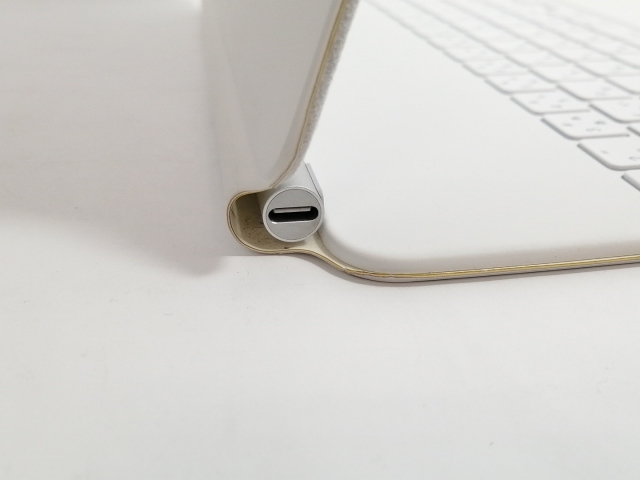 【中古】Apple Magic Keyboard 日本語（JIS）ホワイト iPad Pro 13インチ（M5/2025/M4/2024）用 MWR43J/A【新宿】保証期間１週間_2