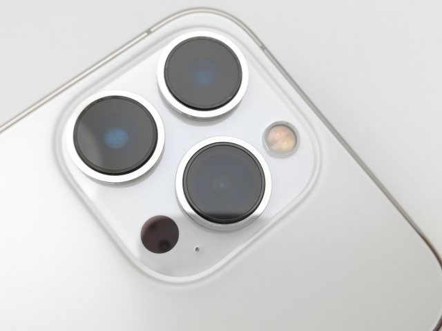 iPhone13 Pro シルバー 128 GB SIMフリー 中古)Apple iPhone13 Pro