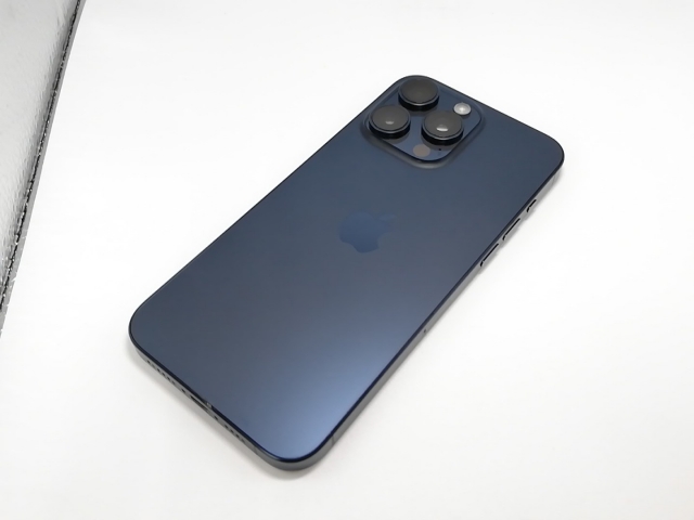 iPhone 15 Pro Max 256GB - ブラックチタニウム（SIMフリー）[整備済