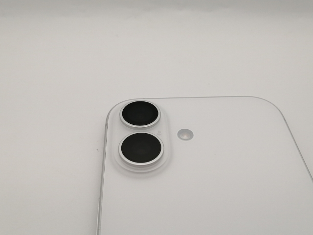 【中古】Apple 国内版 【SIMフリー】 iPhone 17 256GB ホワイト MG684J/A【新宿】保証期間１ヶ月【ランクA】_6