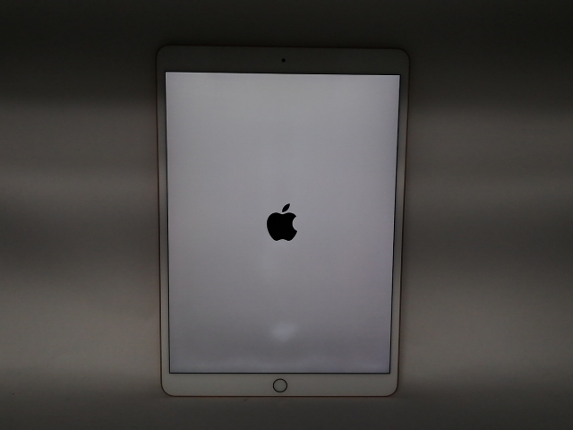 【中古】Apple 【Wi-Fi】 iPad Air（第3世代/2019） 64GB ゴールド MUUL2J/A【新宿】保証期間１ヶ月【ランクC】
