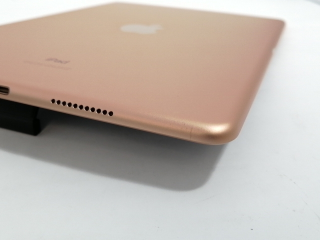 【中古】Apple 【Wi-Fi】 iPad Air（第3世代/2019） 64GB ゴールド MUUL2J/A【新宿】保証期間１ヶ月【ランクC】