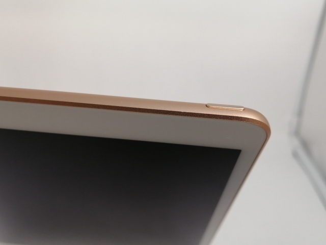 【中古】Apple 【Wi-Fi】 iPad Air（第3世代/2019） 64GB ゴールド MUUL2J/A【新宿】保証期間１ヶ月【ランクC】
