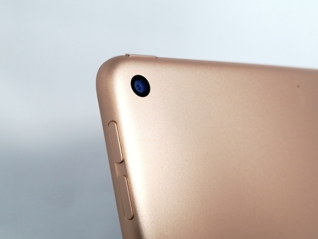 【中古】Apple 【Wi-Fi】 iPad Air（第3世代/2019） 64GB ゴールド MUUL2J/A【新宿】保証期間１ヶ月【ランクC】