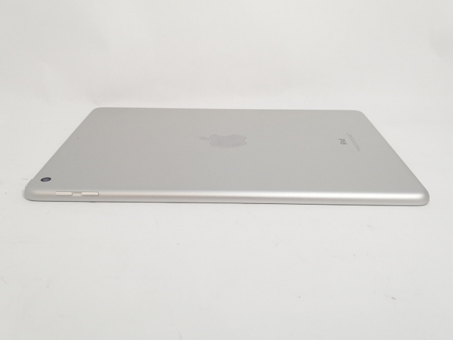 【中古】Apple 【Wi-Fi】 iPad（第6世代/2018） 32GB シルバー MR7G2J/A【新宿】保証期間１ヶ月【ランクB】