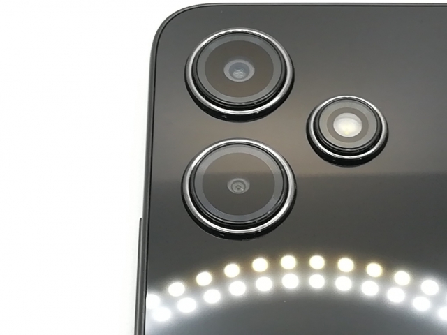 新品Xiaomi Redmi12 5G XIG03SKAポーラーシルバー エントリー機種でみれば悪くない』 Xiaomi Redmi 12 5G XIG03 au