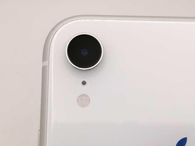 【中古】Apple SoftBank 【SIMロック解除済み】 iPhone XR 64GB ホワイト MT032J/A【三宮駅前】保証期間１ヶ月【ランクB】_6