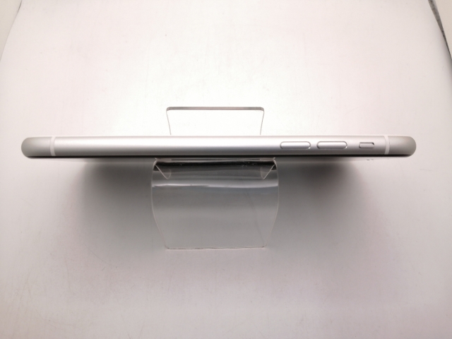 【中古】Apple SoftBank 【SIMロック解除済み】 iPhone XR 64GB ホワイト MT032J/A【三宮駅前】保証期間１ヶ月【ランクB】_9