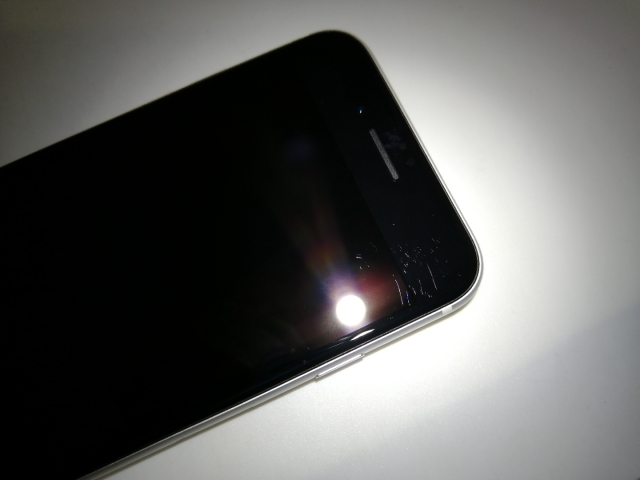 【中古】Apple SoftBank 【SIMロック解除済み】 iPhone SE（第2世代） 64GB ホワイト MHGQ3J/A（後期型番）【三宮駅前】保証期間１ヶ月【ランクB】