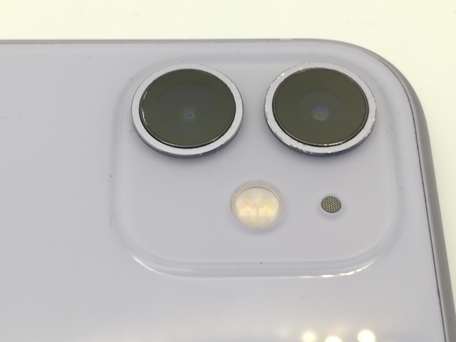 中古】Apple docomo 【SIMロック解除済み】 iPhone 11 64GB