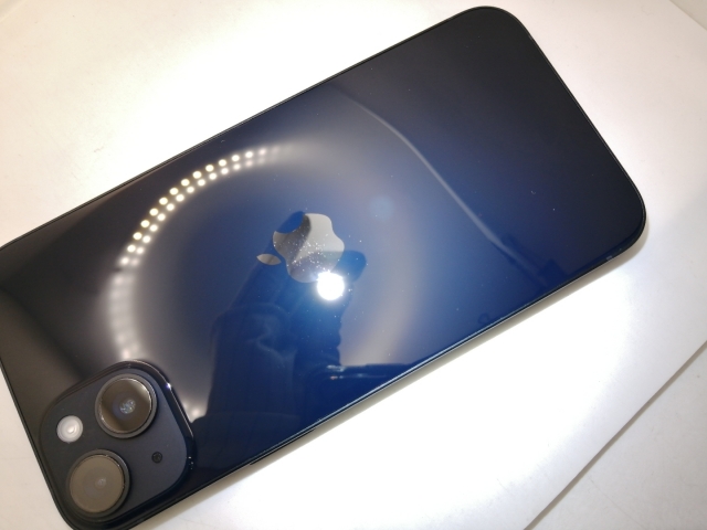 【中古】Apple 国内版 【SIMフリー】 iPhone 14 Plus 256GB ミッドナイト MQ4J3J/A【大阪堂島】保証期間１ヶ月【ランクB】
