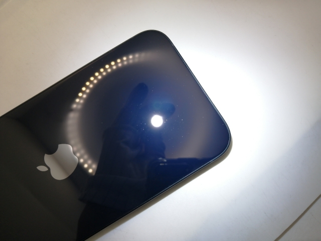 【中古】Apple 国内版 【SIMフリー】 iPhone 14 Plus 256GB ミッドナイト MQ4J3J/A【大阪堂島】保証期間１ヶ月【ランクB】