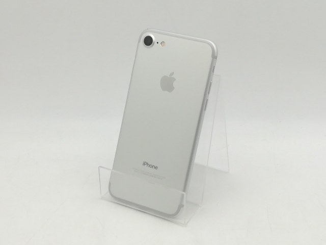 【中古】Apple docomo 【SIMロック解除済み】 iPhone 7 128GB シルバー MNCL2J/A【三宮駅前】保証期間１ヶ月【ランクB】