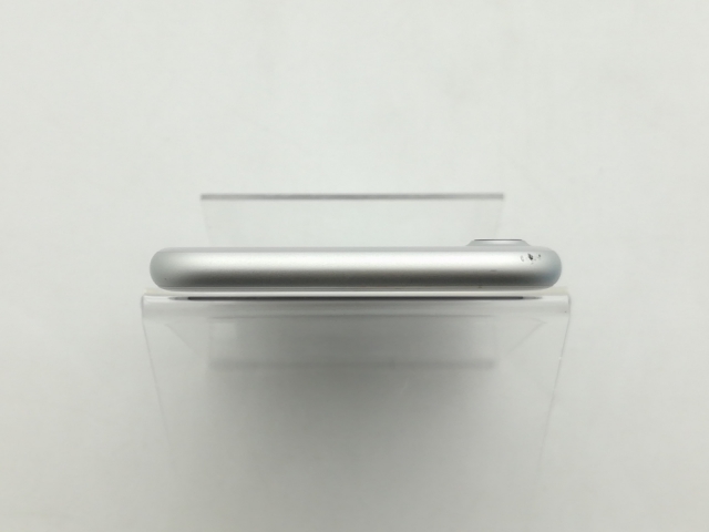 【中古】Apple docomo 【SIMロック解除済み】 iPhone 7 128GB シルバー MNCL2J/A【三宮駅前】保証期間１ヶ月【ランクB】_2