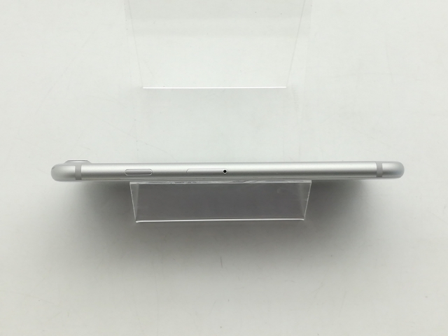 【中古】Apple docomo 【SIMロック解除済み】 iPhone 7 128GB シルバー MNCL2J/A【三宮駅前】保証期間１ヶ月【ランクB】_3