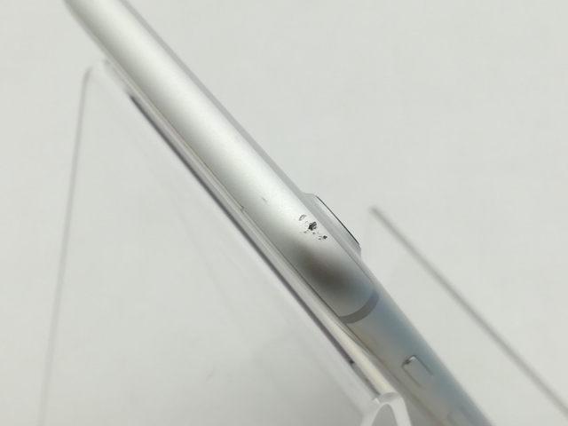 【中古】Apple docomo 【SIMロック解除済み】 iPhone 7 128GB シルバー MNCL2J/A【三宮駅前】保証期間１ヶ月【ランクB】_6