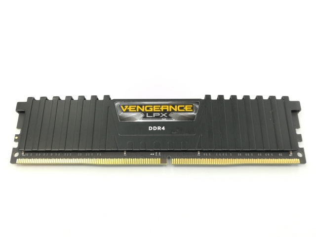 【中古】DDR4 16GB PC4-28800(DDR4-3600)【デスクトップPC用】【神戸】保証期間１週間